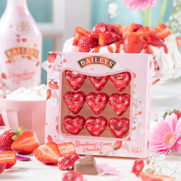 Baileys Boîte cadeau en forme de cœurs au chocolat fraise et crème 90 g  avec un autocollant de remerciement – Parfait pour la Saint-Valentin, la  fête des mères, un anniversaire, un remerciement 